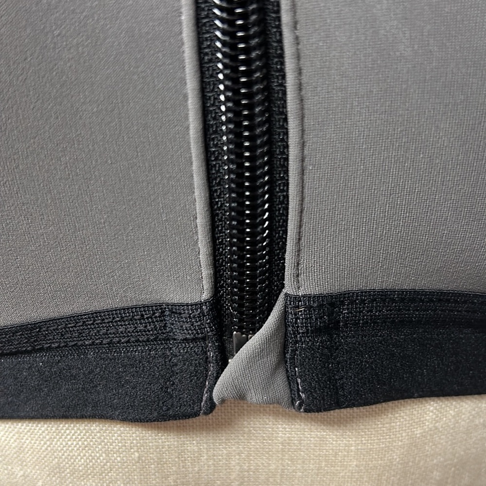 Wacoal Sports Bra Zippered Racer Back #853222 34DDD Underwire Adjustable Straps - Picture 4 of 15